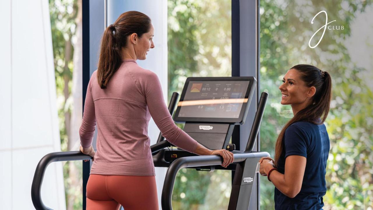 Jumeirah Dar Al Masyaf Dubai Exterior photo A personal trainer with a client